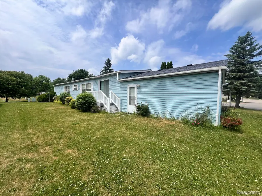 415 Weeping Willow, Flint, MI 48506 - #2