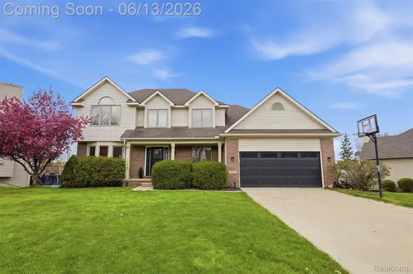 1044 Lincoln Drive, Brighton, MI 48116