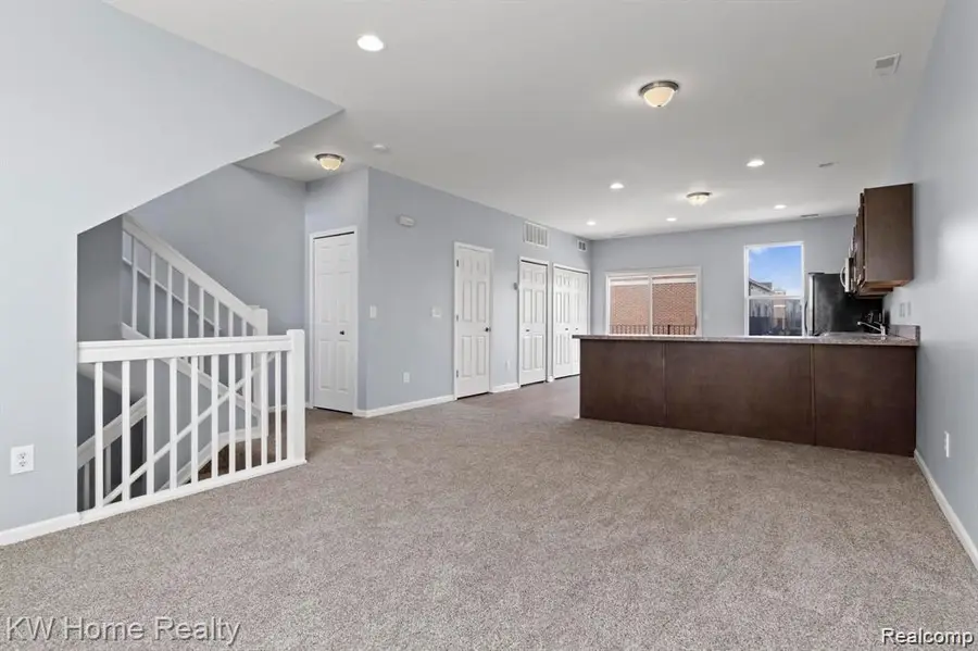 7637 Woodward Avenue, Detroit, MI 48202 - #2
