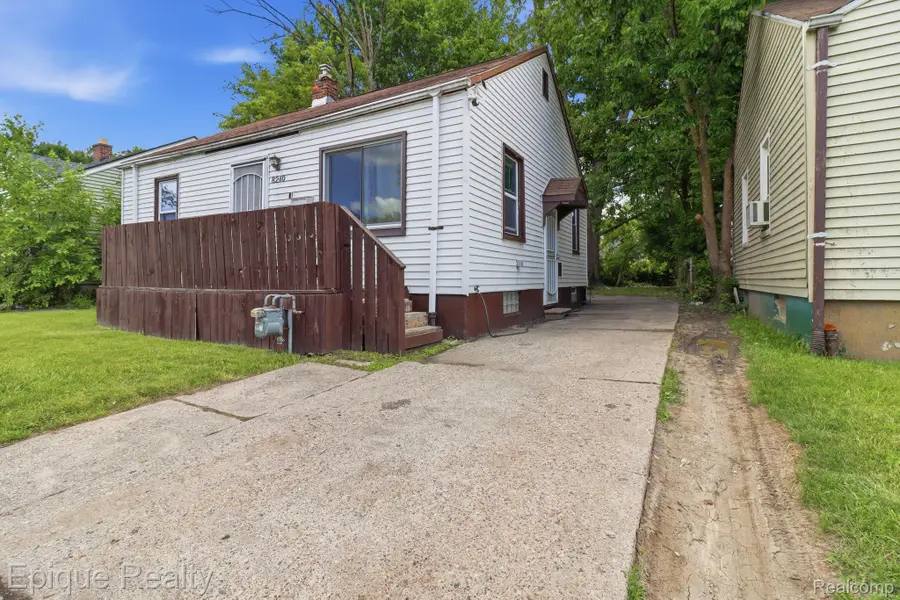 8240 Fielding Street, Detroit, MI 48228 - #3