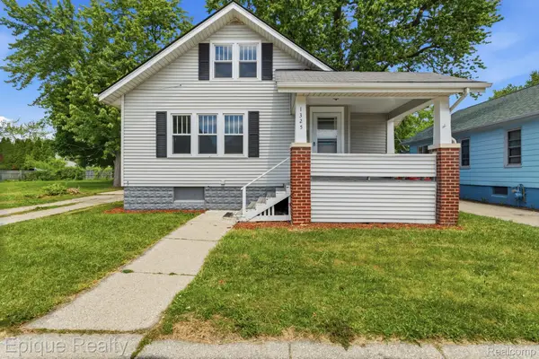 1325 Oak Street, PortHuron, MI 48060