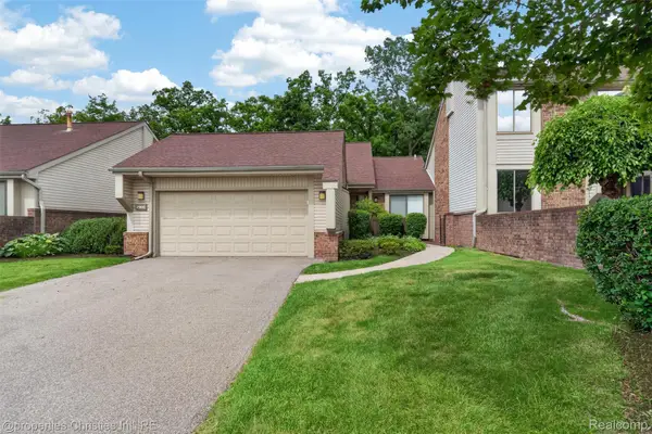 29433 W Chanticleer Drive #73, Southfield, MI 48034