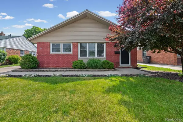 18525 Hinton Street, Riverview, MI 48193