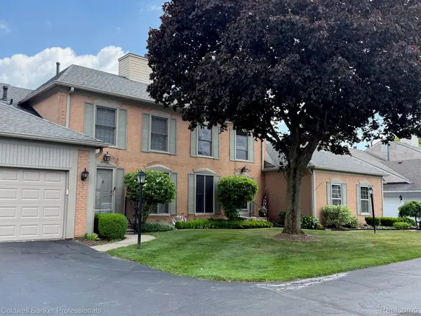 33374 Jefferson Avenue, StClairShores, MI 48082