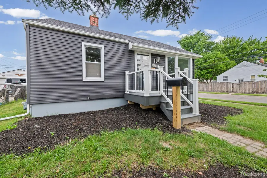 1204 8th Street, Wyandotte, MI 48192 - #3