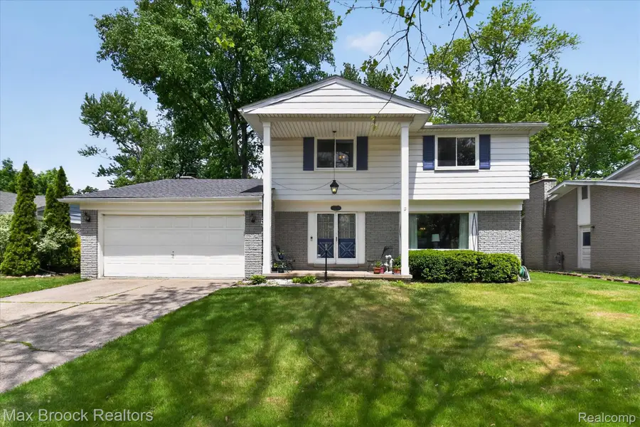 30195 Pleasant Trail, Southfield, MI 48076 - #2