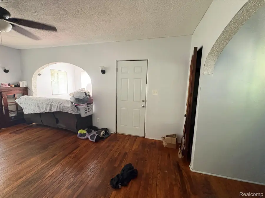 815 Buffalo Street, Lansing, MI 48915 - #3