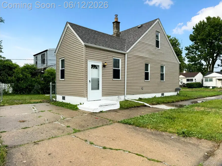 22447 Oaklane Street, Warren, MI 48089 - #2