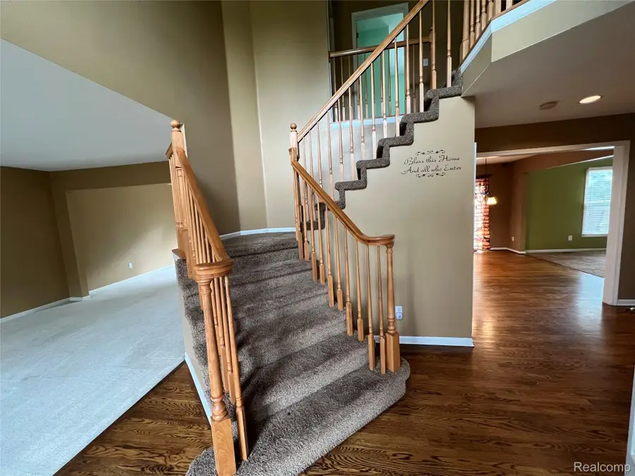 45475 Irvine Drive, Novi, MI 48374 - #2