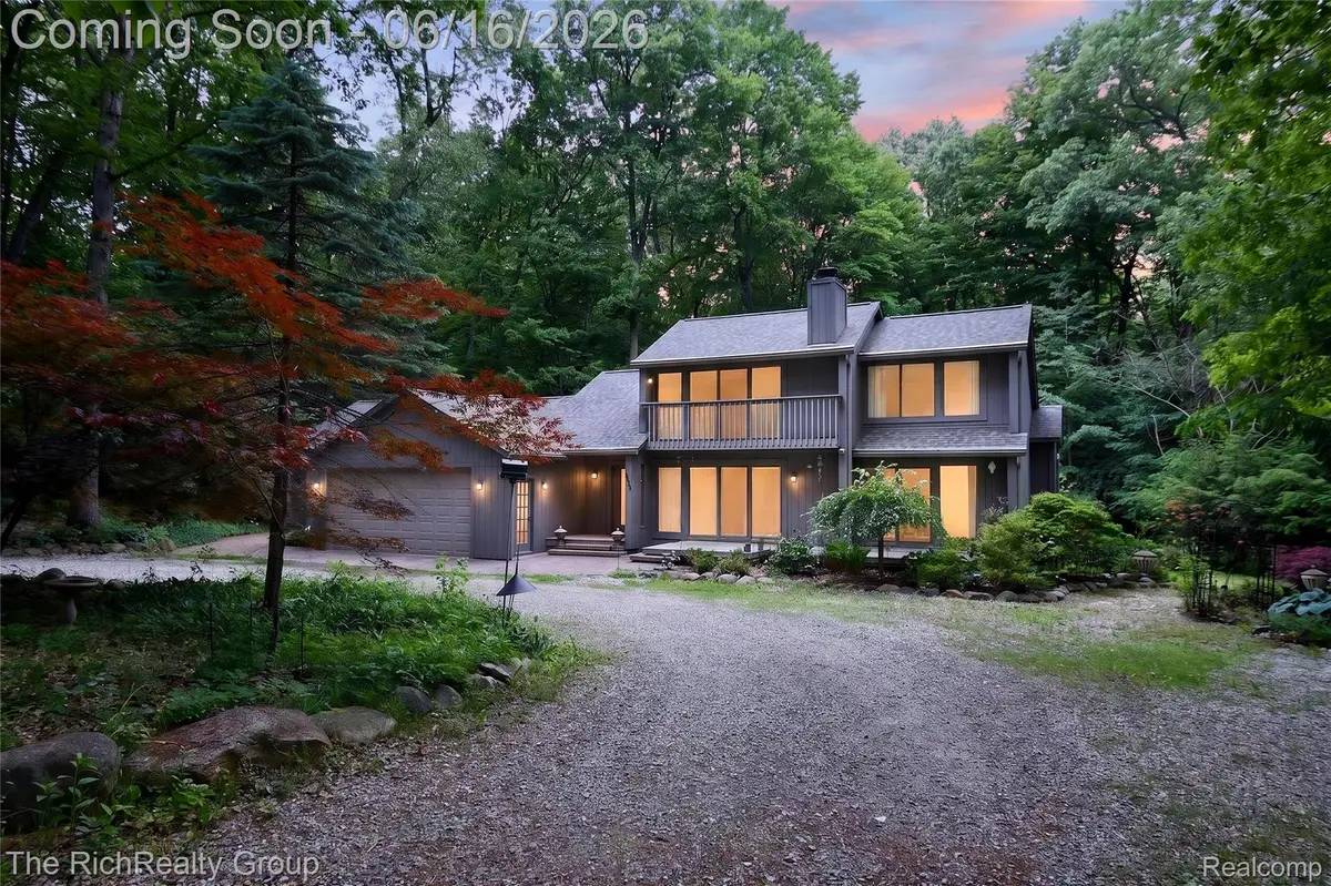 2300 Stoney Bluff, Milford, MI 48381 - #1