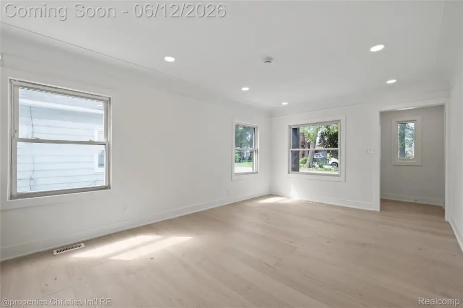 22502 Beach Street, Saint Clair Shores, MI 48081 - #3