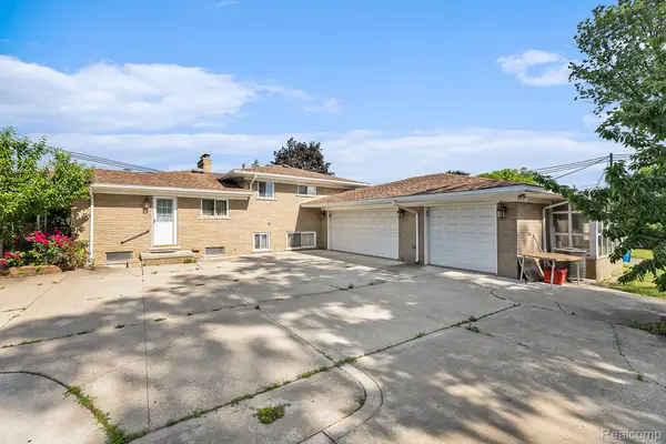 29242 Lorraine Avenue, Warren, MI 48093