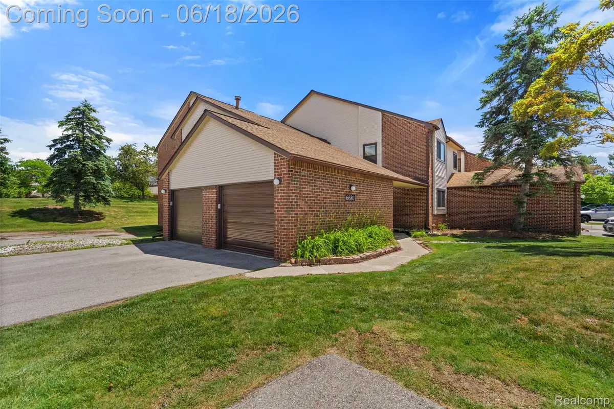 6680 Ridgefield Circle #201, West Bloomfield, MI 48322 - #1