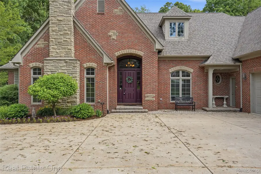 2764 Tall Timbers Drive, Milford, MI 48380 - #2