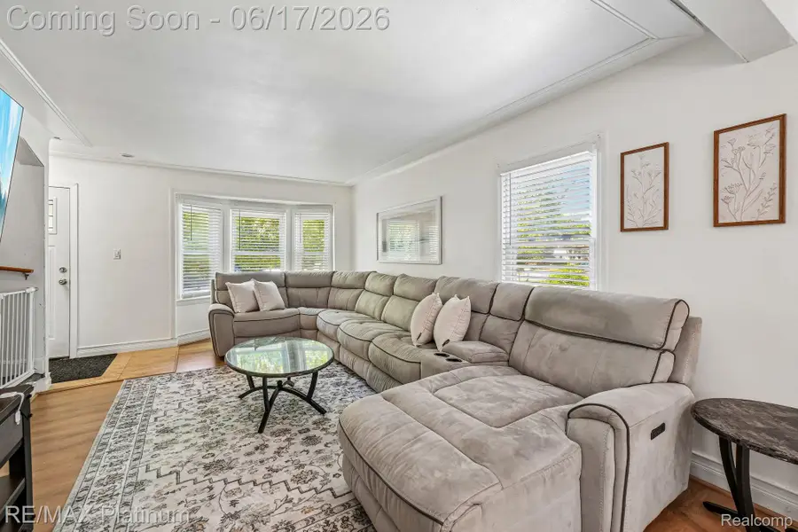 18440 Floral Street, Livonia, MI 48152 - #2