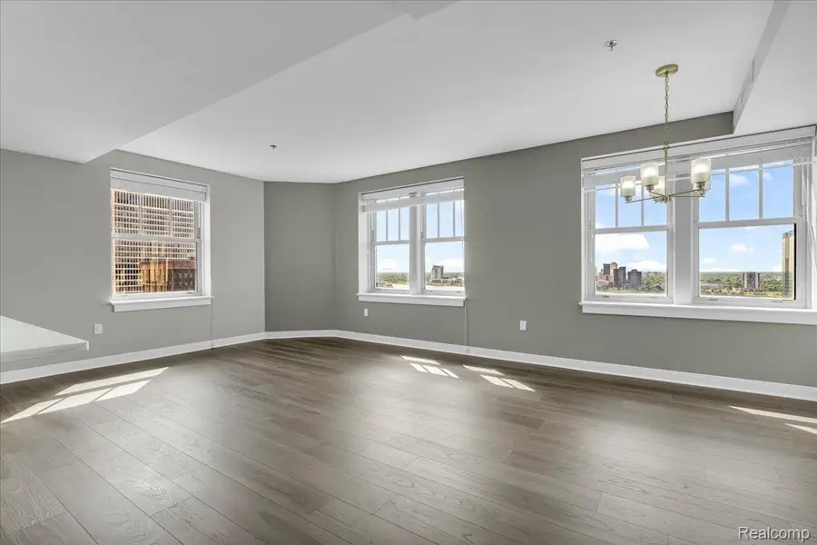 525 W Lafayette Boulevard, Detroit, MI 48226 - #3