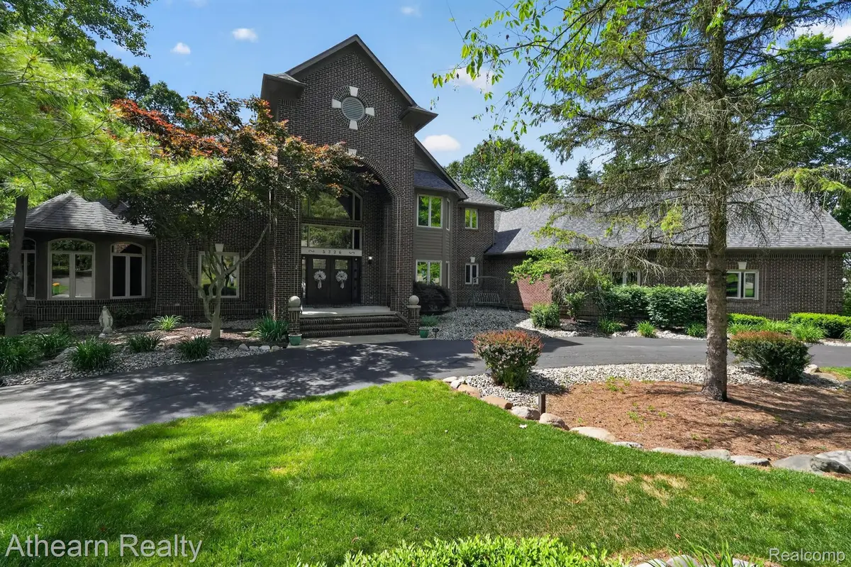 5326 Lake Forest Boulevard, Brighton, MI 48116 - #1