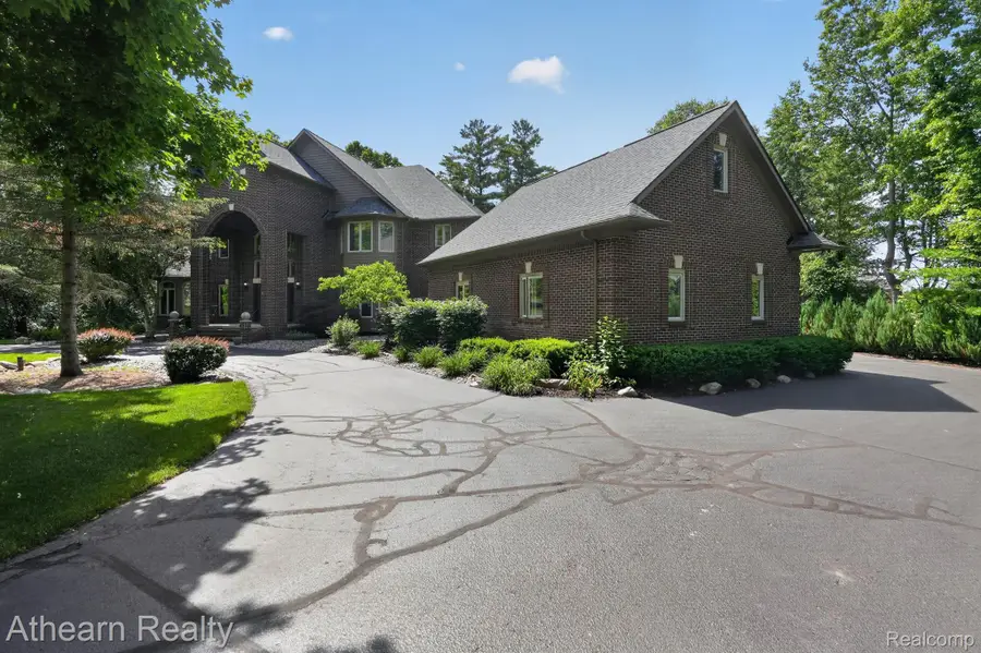 5326 Lake Forest Boulevard, Brighton, MI 48116 - #3