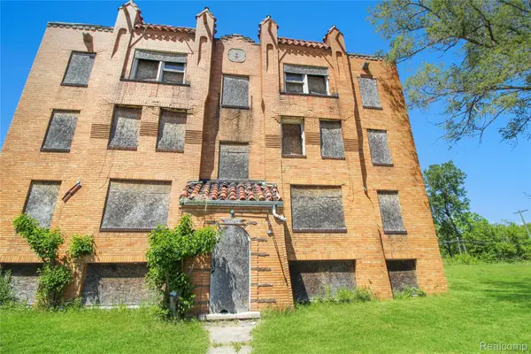 18055 Schoenherr Street, Detroit, MI 48205