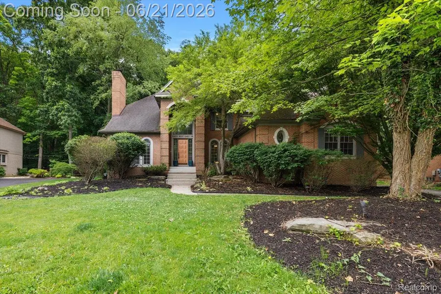 6403 W Oaks Drive, West Bloomfield, MI 48324 - #2