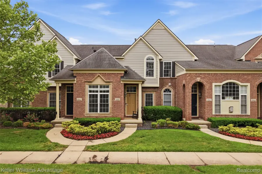 45658 S Stonewood Road, Canton, MI 48187 - #2