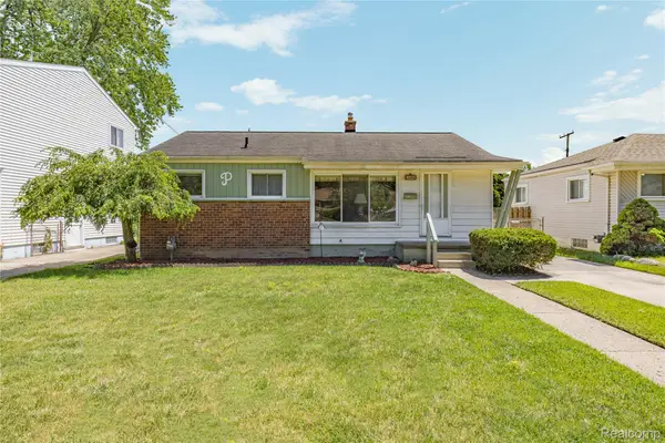 33441 Leona Street, GardenCity, MI 48135