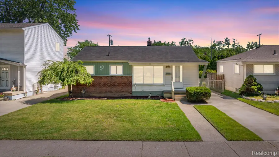 33441 Leona Street, Garden City, MI 48135 - #2
