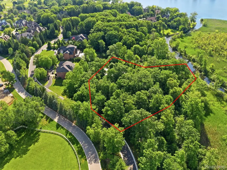 1920 Heron Ridge Drive, Bloomfield, MI 48302 - #2