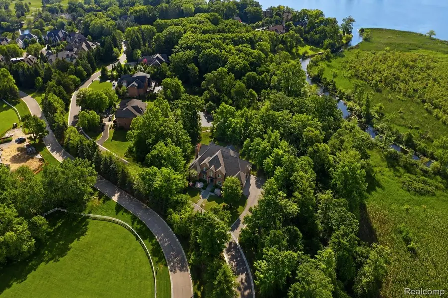 1920 Heron Ridge Drive, Bloomfield, MI 48302 - #2