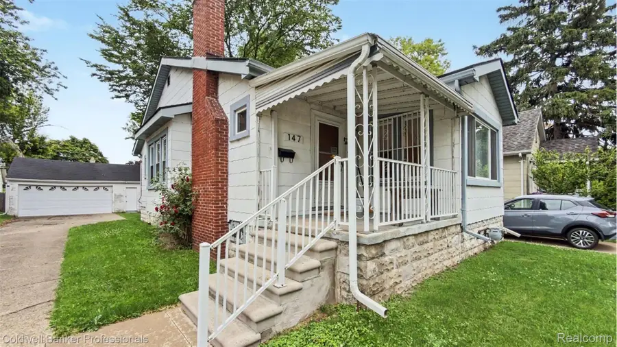 147 E Hazelhurst Street, Ferndale, MI 48220 - #3