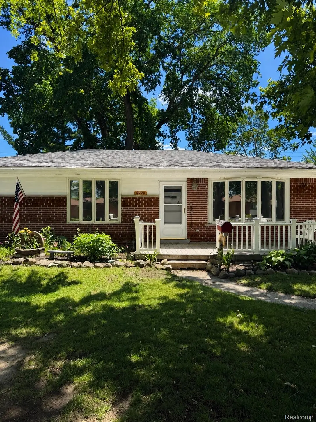 8774 Shannon Drive, Sterling Heights, MI 48314 - #1