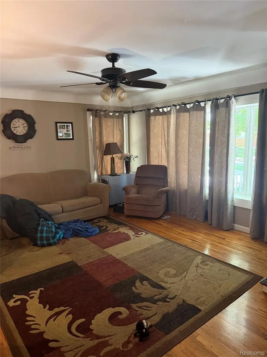 8774 Shannon Drive, Sterling Heights, MI 48314 - #2
