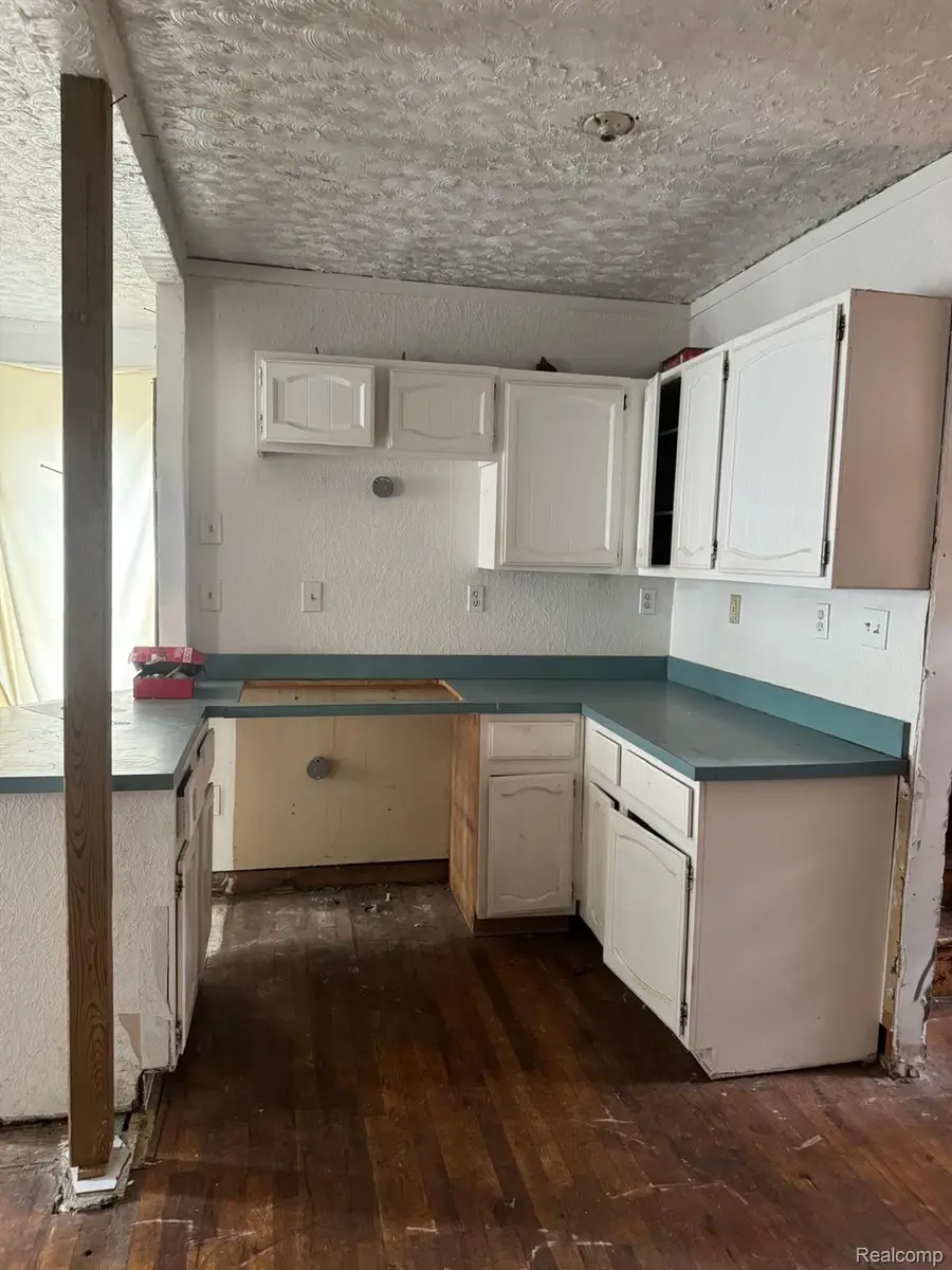 1705 Arizona Avenue, Flint, MI 48506 - #3