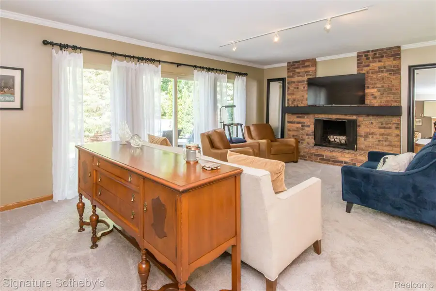 576 Ten Point Drive, Rochester Hills, MI 48309 - #2