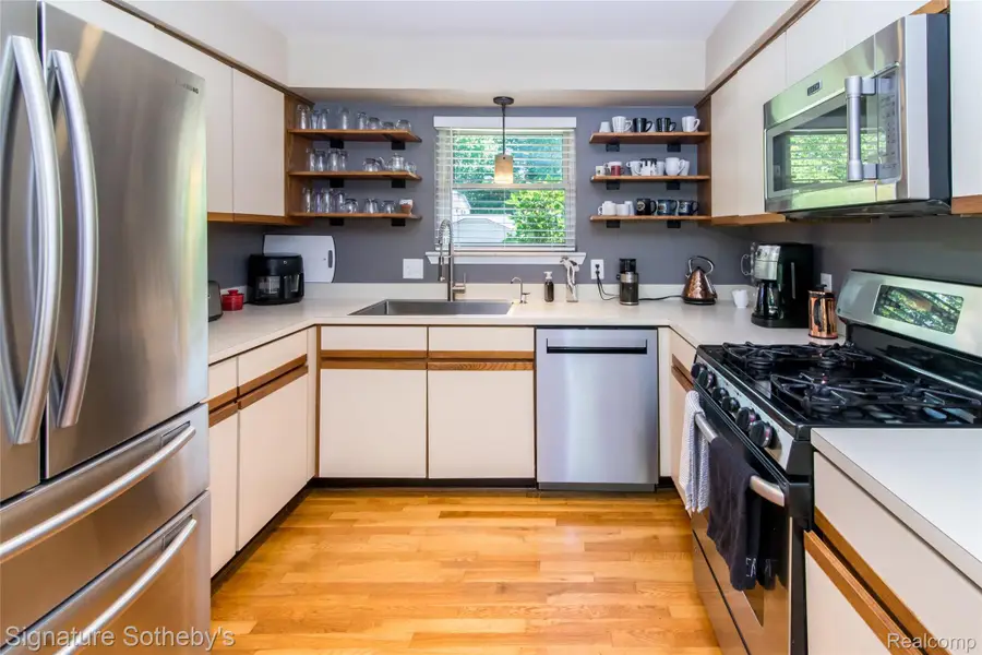 576 Ten Point Drive, Rochester Hills, MI 48309 - #3