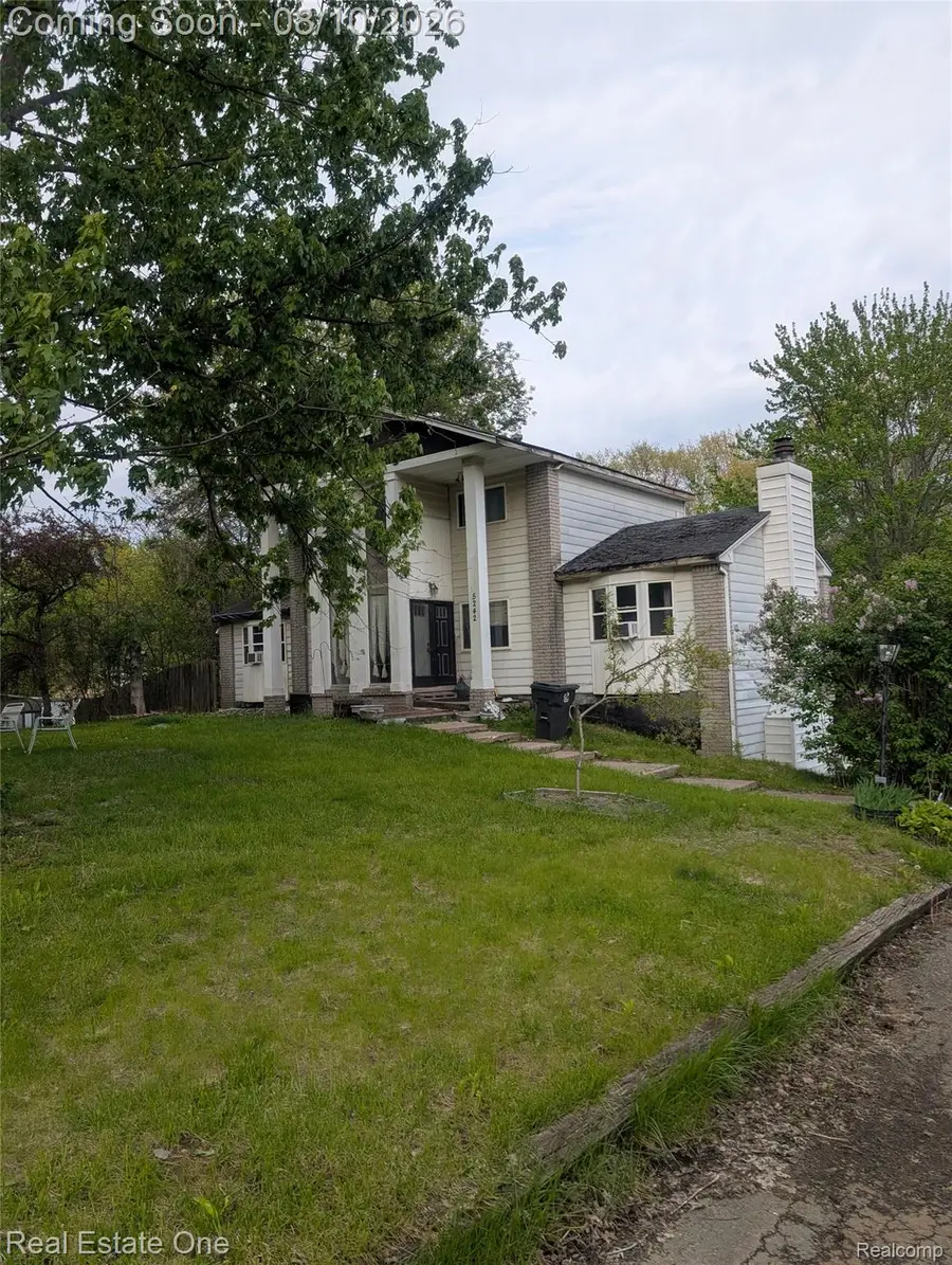 5242 White Lake Road, Clarkston, MI 48346 - #2