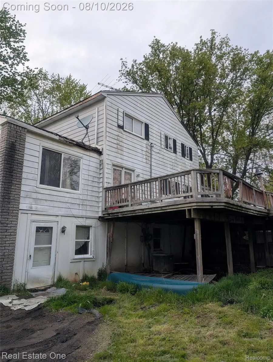 5242 White Lake Road, Clarkston, MI 48346 - #3