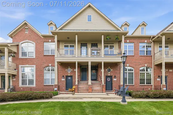128 Sandy Lane, WalledLake, MI 48390