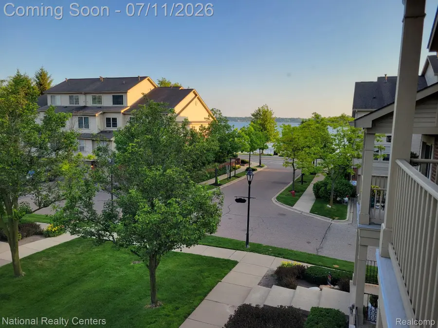 128 Sandy Lane, Walled Lake, MI 48390 - #2