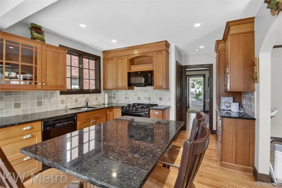 1823 W Houstonia Avenue, Royal Oak, MI 48073 - #3