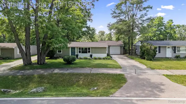 870 Pine Tree Road, LakeOrion, MI 48362