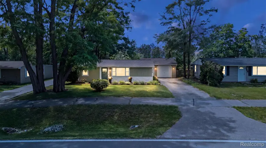 870 Pine Tree Road, Lake Orion, MI 48362 - #2
