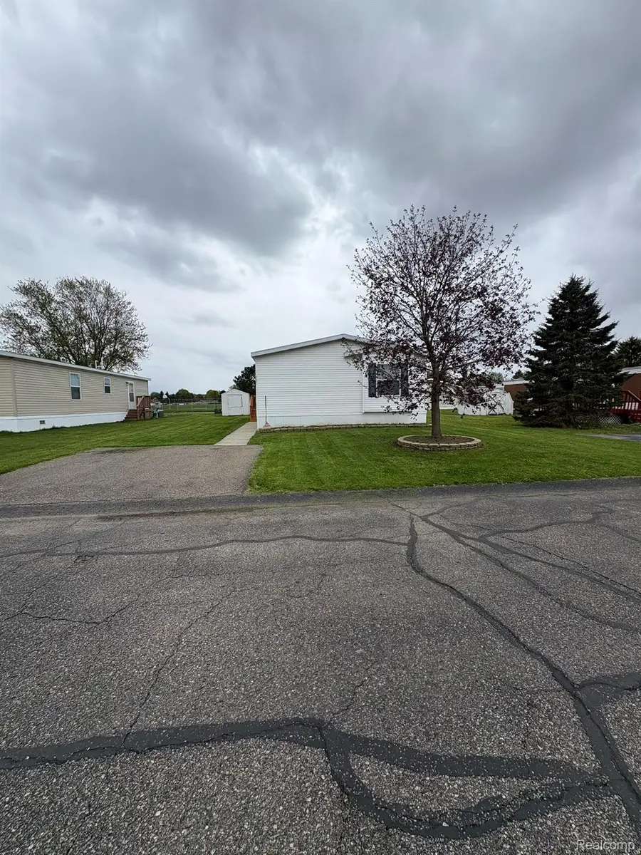 3621 Hawthorne Street, Clarkston, MI 48348 - #3