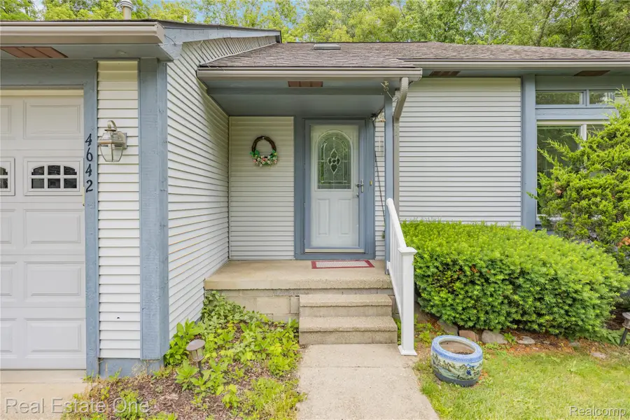 4642 Ponderosa Street, Commerce Township, MI 48382 - #3