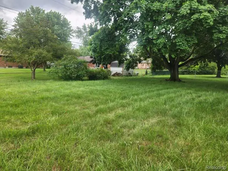 3804 Embarcadero Street, Waterford, MI 48329 - #2