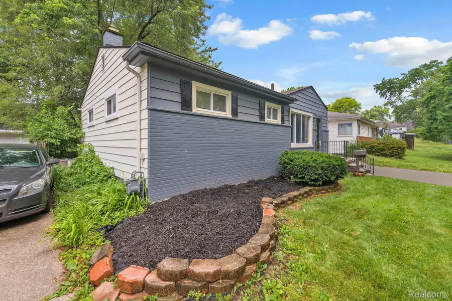 18257 Indian, Redford, MI 48240 - #3