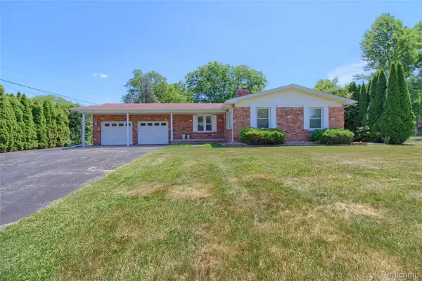 21515 Huron River Drive, NewBoston, MI 48164