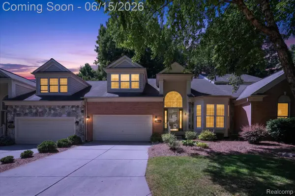 39643 Southwind Lane #13, Northville, MI 48168