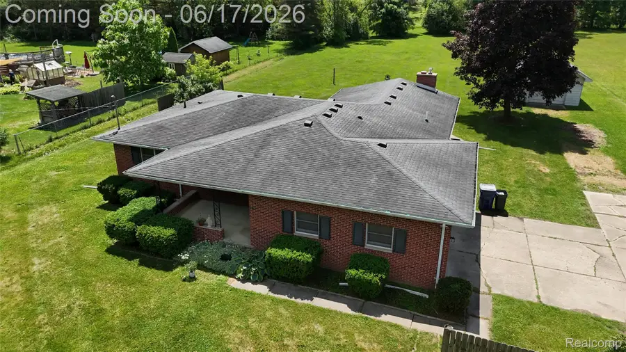 3174 Mcgregor Street, Grand Blanc, MI 48439 - #2