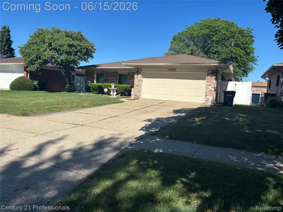 39548 Pinebrook Drive, Sterling Heights, MI 48310 - #3